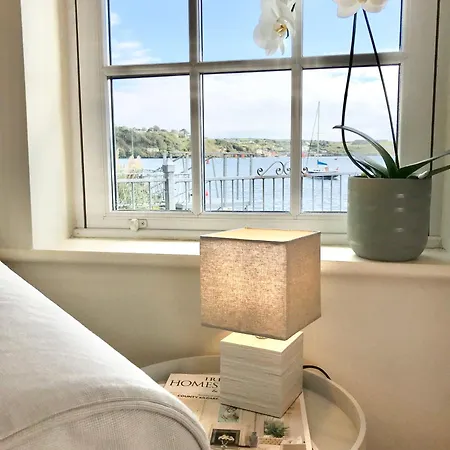 Πανσιόν Waterfront Chic