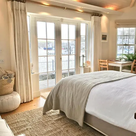 Waterfront Chic * Kinsale