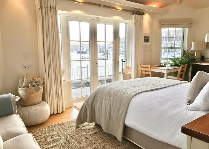 Waterfront Chic * Κινσέιλ